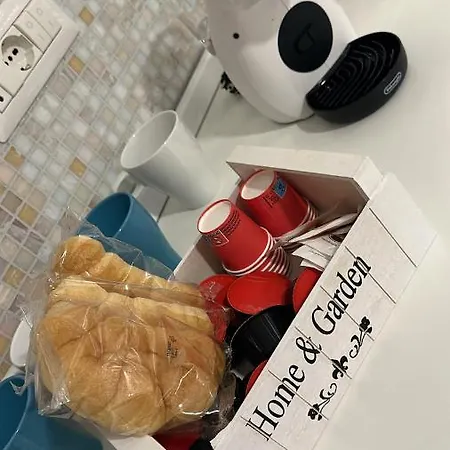 La Vie Est Belle Apartment *