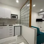 La Vie Est Belle Apartment