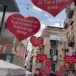 La Vie Est Belle * Naples