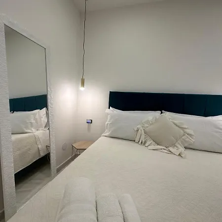 La Vie Est Belle Apartment *