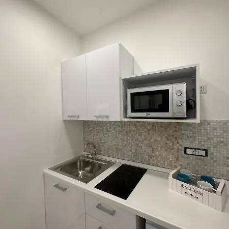 La Vie Est Belle * Napels